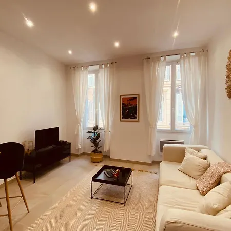 Appartement Au Coeur De : Superbe !
